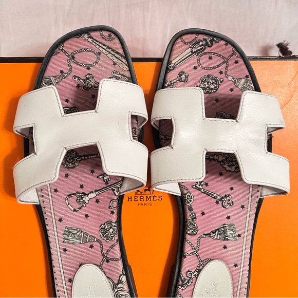 SOLD‼️ Hermes Oran sandals - Picture 7 of 11